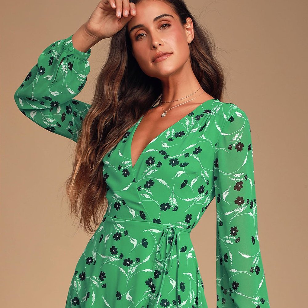 NWT ✨ Lulus - Wrapped in Wonder Green Floral Print Long Sleeve Wrap Dress - S - Picture 2 of 7